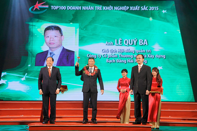 Chương trình bình chọn, trao danh hiệu Doanh nhân trẻ khởi nghiệp xuất sắc 2015 được tổ chức theo sáng kiến của Hội Doanh nhân trẻ Việt Nam và Câu lạc bộ Doanh nhân trẻ Sao Đỏ