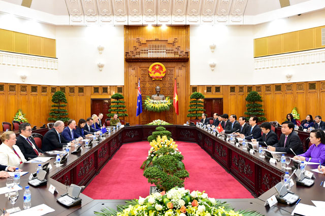 Ngay sau lễ đón được tổ chức trọng thể vào sáng ngày 15/11/2015, Thủ tướng Nguyễn Tấn Dũng và Thủ tướng John Key đã tiến hành hội đàm