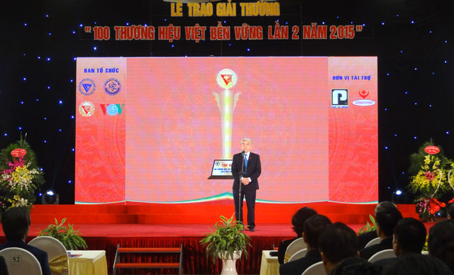 Bộ trưởng Bộ Khoa học và Công nghệ Nguyễn Quân phát biểu chúc mừng 100 Thương hiệu được trao thưởng
