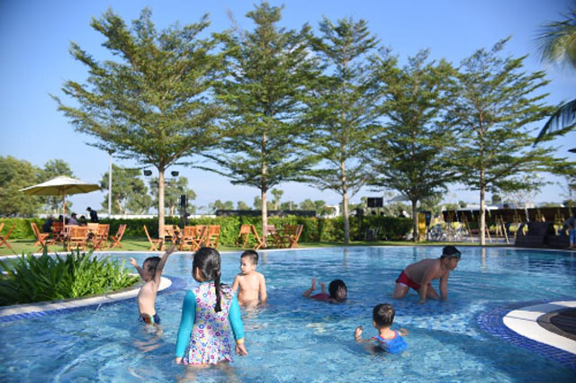 Các tiện ích như khu vui chơi cho trẻ em, hồ bơi tiêu chuẩn 375 m2, hồ bơi trẻ em đẫ được đưa vào hoạt động