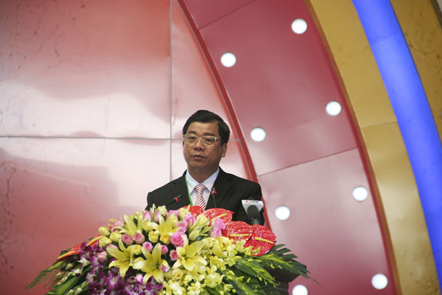 Ông Hà Hải Dương - Chủ tịch UBND thị xã Đông Triều phát biểu tại Hội nghị