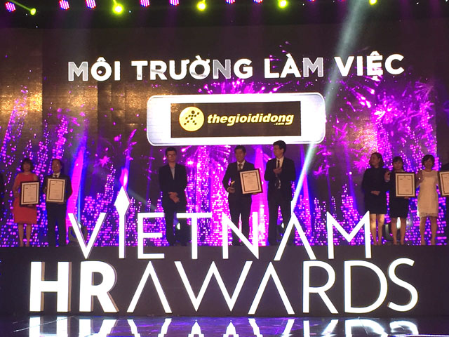 Thế giới di động vừa được vinh danh doanh nghiệp có môi trường làm việc tốt nhất tại lễ trao giải các doanh nghiệp có chính sách nhân sự xuất sắc lần thứ II - Vietnam HR Awards 2016