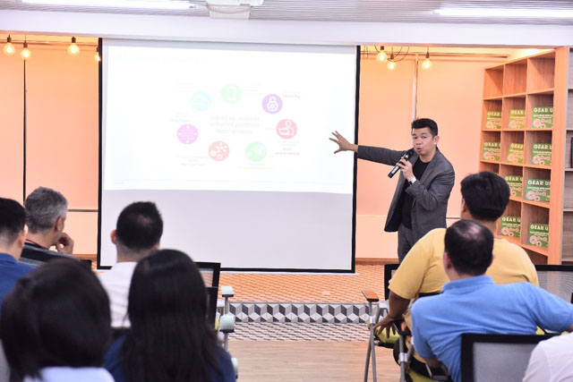 Ông Alvin Ng - Giám đốc GE Digital ASEAN chia sẻ về nền tảng Predix 2.0 của GE