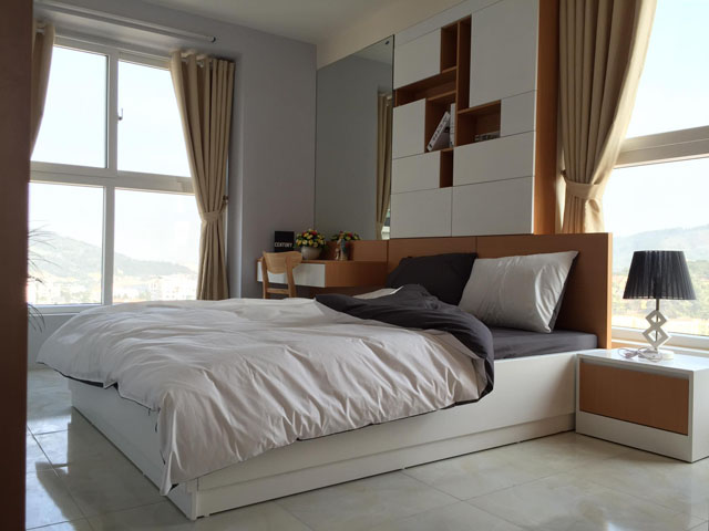 Phòng ngủ căn hộ được thiết kế với nhiều ánh sáng và gió tự nhiên