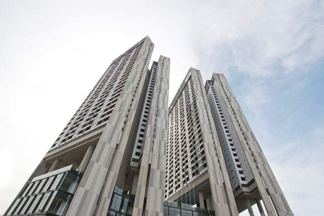 Cho đến nay, Dolphin Plaza là công trình nhà ở duy nhất đoạt giải thưởng Kiến trúc quốc gia, đạt chứng nhận căn hộ 5 sao