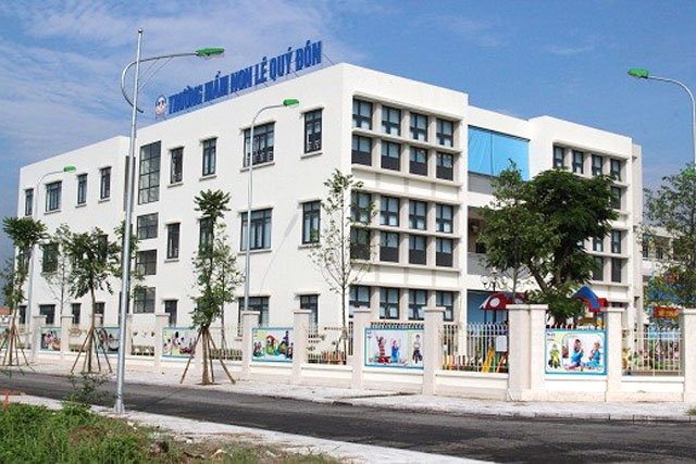 Trường Mầm non Lê Quý Đôn tọa lạc trong Khu đô thị Dương Nội rộng gần 3.500m2 với 12 lớp tiêu chuẩn