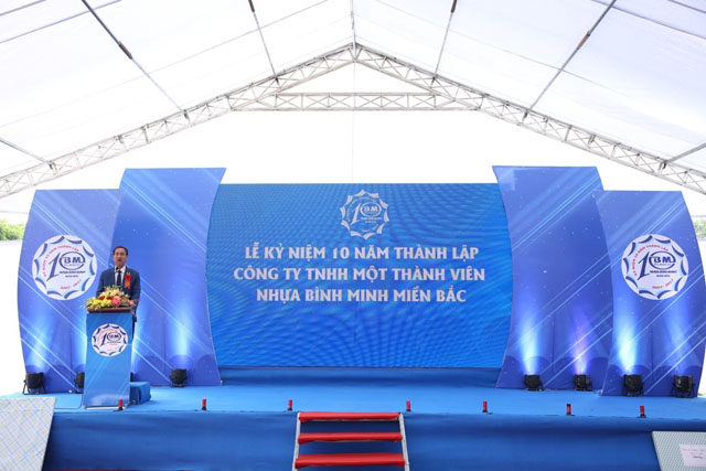 Ông Nguyễn Hoàng Ngân,  Phó Chủ tịch HĐQT, Tổng giám đốc Công ty Nhựa Bình Minh phát biểu tại buổi lễ
