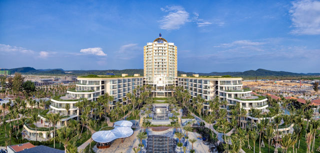 Intercontinental Phu Quoc Long Beach Resort tọa lạc tại Bãi Trường – Phú Quốc