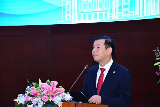 Ông Nguyễn Việt Quang, Tổng Giám đốc Tập đoàn Vingroup phát biểu tại Lễ niêm yết cổ phiếu VHM