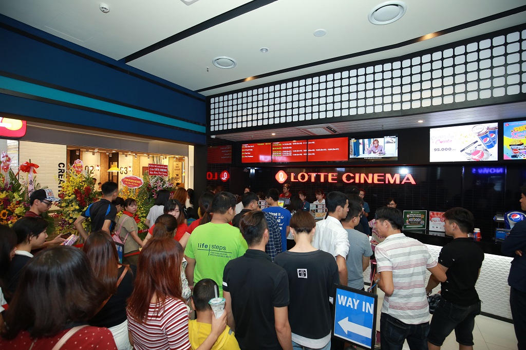 Vincom Plaza Phủ Lý trang bị hệ thống rạp chiếu film hiện đại của Lotte Cinema đặc biệt thu hút các bạn trẻ