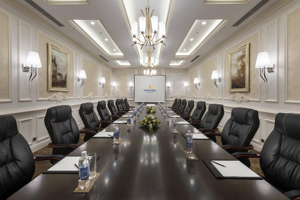 Những phòng họp hiện đại nhất tiêu chuẩn 5 sao luôn sẵn sàng phục vụ các sự kiện hội họp trong nước và quốc tế