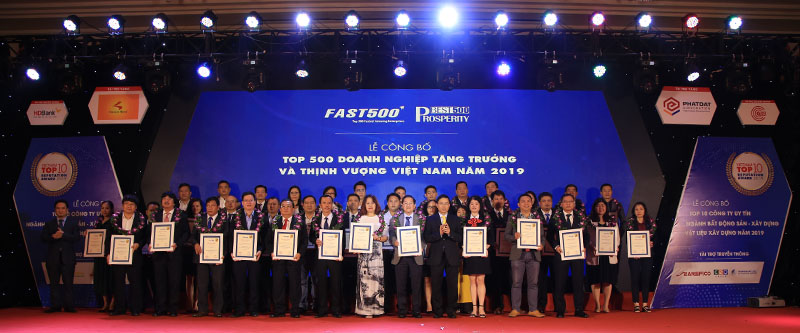 Lễ vinh danh 500 doanh nghiệp tăng trưởng và thịnh vượng Việt Nam năm 2019