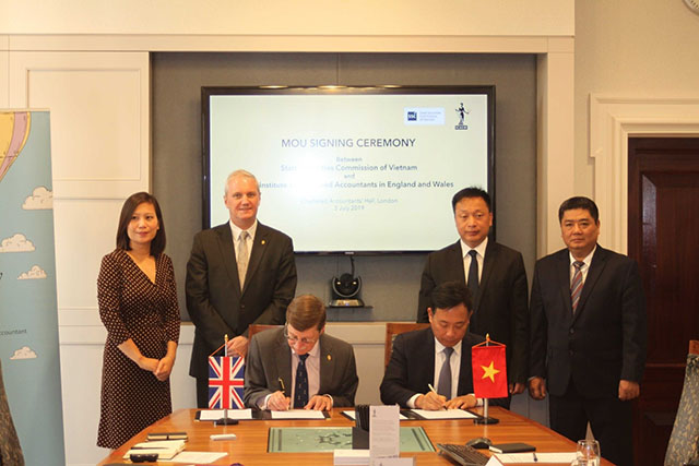 Chủ tịch Ủy ban Chứng khoán Nhà nước Việt Nam ký thỏa thuận hợp tác với Chủ tịch ICAEW tại London.