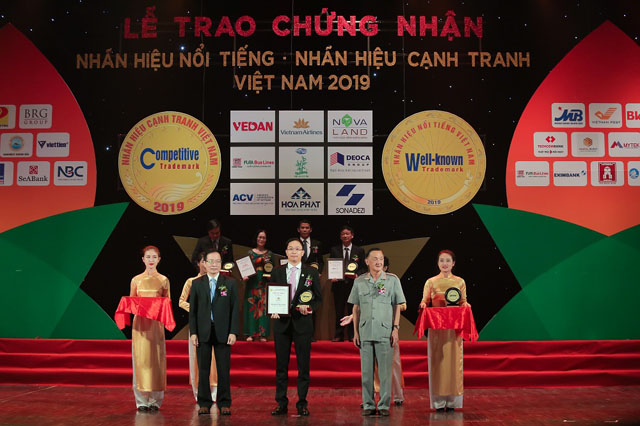 Văn Phú - Invest được vinh danh “Top 50 Nhãn hiệu Nổi tiếng Việt Nam”