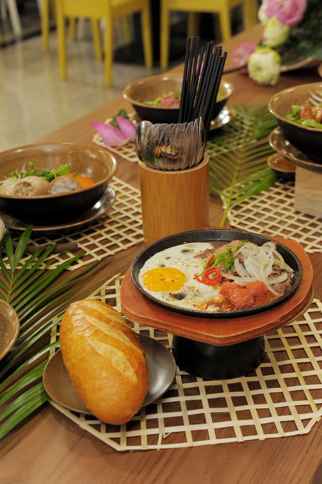 Ẩm thực của Cuisine de Saigon là sự hòa trộn của nhiều món ngon, độc đáo đến từ nhiều nét văn hóa khác nhau