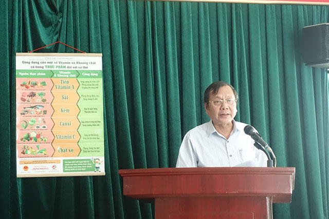 Ông Nguyễn Văn Thêm, Phó Giám đốc Sở Giáo dục và Đào tạo tỉnh Bắc Giang phát biểu tại Hội nghị triển khai Phần mềm Xây dựng Thực đơn Cân bằng Dinh dưỡng
