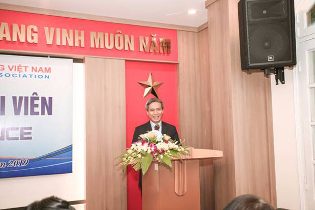 Ông Nguyễn Toàn Thắng, Uỷ viên Hội đồng Hiệp hội, Tổng Thư ký HHNH Việt Nam phát biểu tại Lễ kết nạp