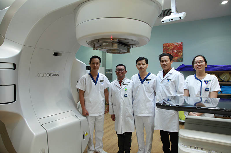 Khoa Ung bướu – Bệnh viện Vinmec Central Park sở hữu hệ thống máy xạ trị Truebeam hiện đại hàng đầu Đông Nam Á có khả năng thực hiện các phương pháp xạ trị tân tiến, hiệu quả