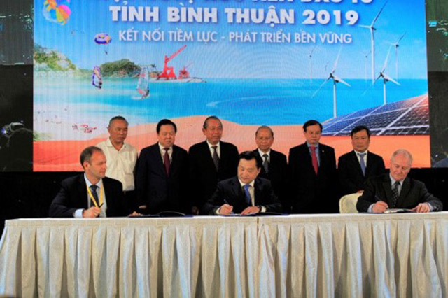 Phó thủ tướng Thường trực Trương Hòa Bình chứng kiến ký kết thỏa thuận đăng ký đầu tư vào tỉnh Bình Thuận