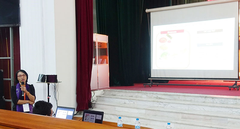 Ths. Bs Phạm Thị Ngọc trình bày về vấn đề an toàn và quản lý chất lượng nhóm chất điều vị trong công nghệ thực phẩm tại Hội thảo