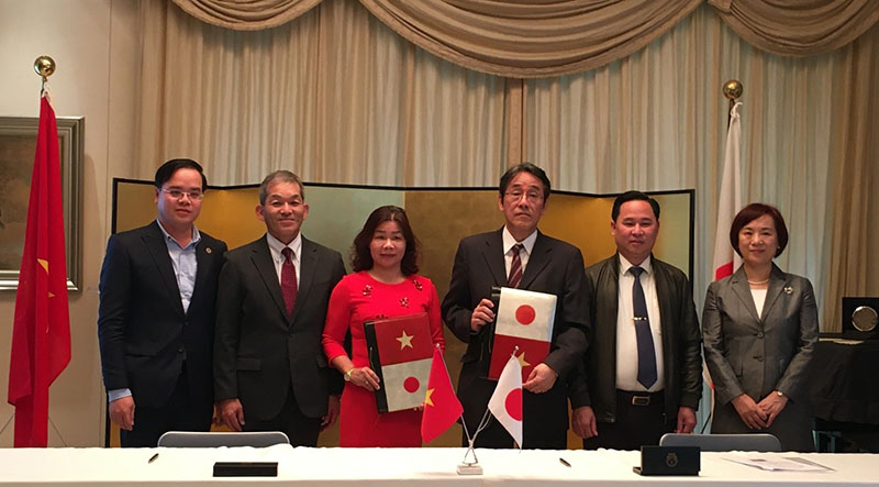 Lễ ký kết Hợp đồng viện trợ trong khuôn khổ Chương trình viện trợ không hoàn lại cấp cơ sở của chính Phủ Nhật Bản