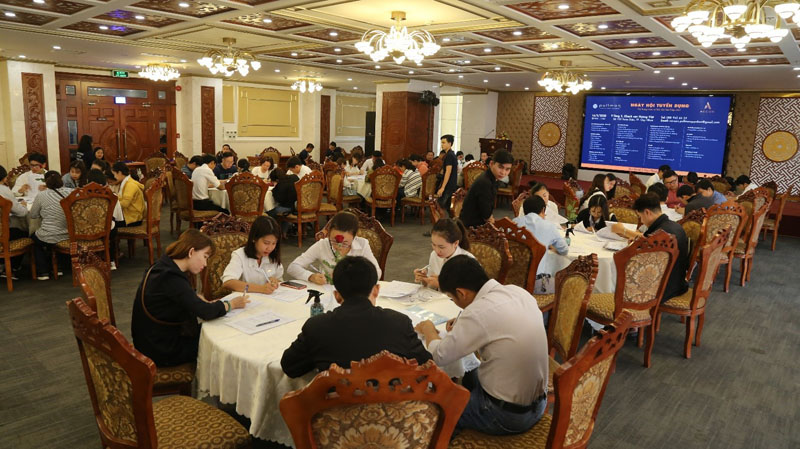 “Ngày hội việc làm” do khách sạn Pullman Quy Nhon tổ chức mở ra hàng trăm cơ hội việc làm mới cho giới trẻ Quy Nhơn (tỉnh Bình Định)