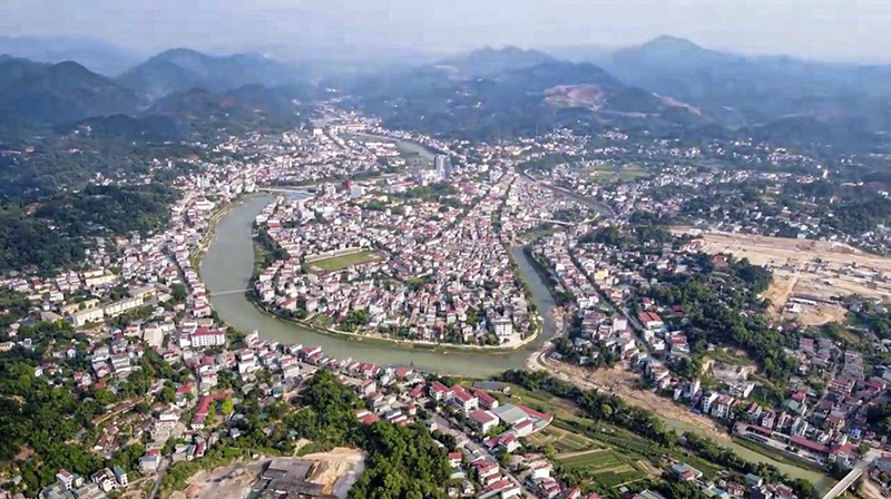 Khu trung tâm TP Cao Bằng được bao quanh bởi các con sông