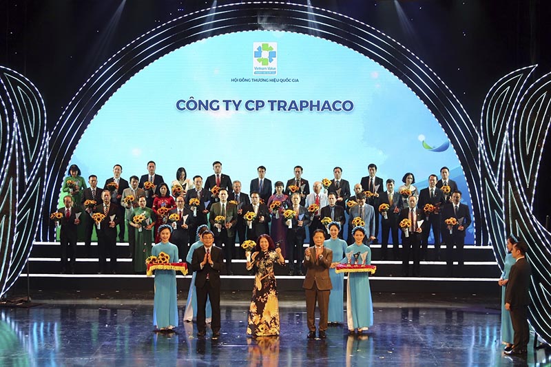 Đại diện Traphaco nhận danh hiệu Thương hiệu quốc gia