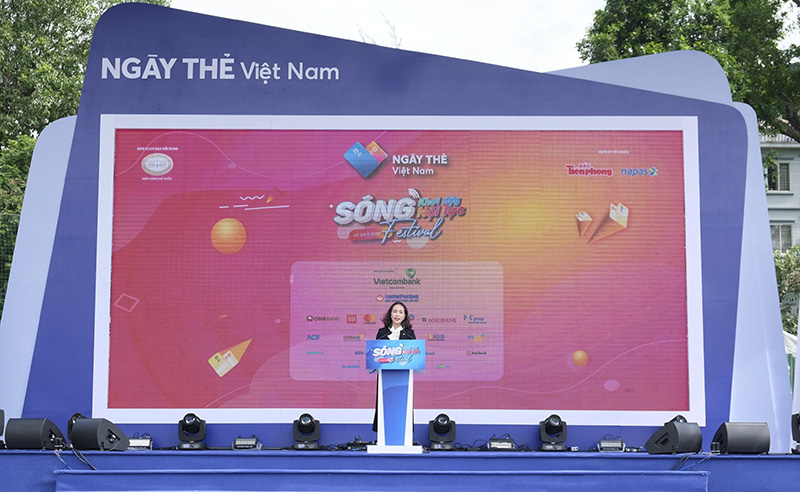 Bà Nguyễn Thị Kim Oanh – Phó Tổng giám đốc Vietcombank phát biểu tại chương trình “Sóng Festival”