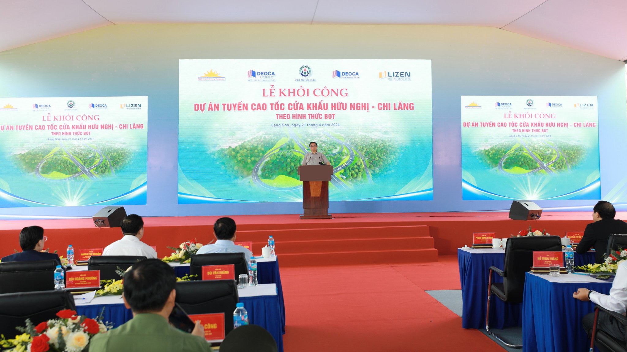 Thủ tướng Phạm Minh Chính cắt băng khánh thành Cảng hàng không Điện Biên.