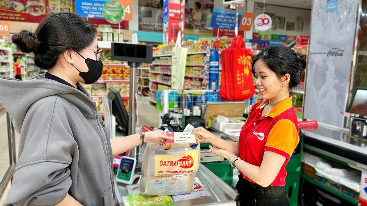 Phiếu mua hàng SATRA có giá trị tương đương tiền và có thể mua hàng tại tất cả các điểm bán lẻ của SATRA. Ảnh: SATRA.