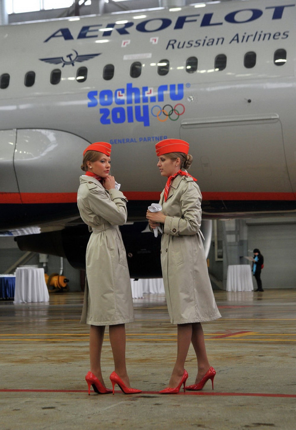 Trang phục của nữ tiếp viên hãng hàng không Nga, Aeroflot tại sân bay Sheremetyevo-1. (Nguồn: sputniknews)
