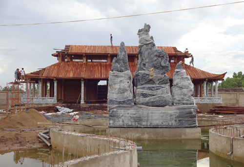 Công trình đền thờ tổ do Hoài Linh bỏ tiền túi xây dựng và đưa ra ý tưởng thiết kế. Ảnh: D.C.
