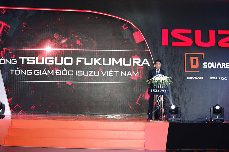 Ông Tsuguo Fukumura – Tổng Giám đốc ISUZU Việt Nam phát biểu trong chương trình họp báo tại booth ISUZU