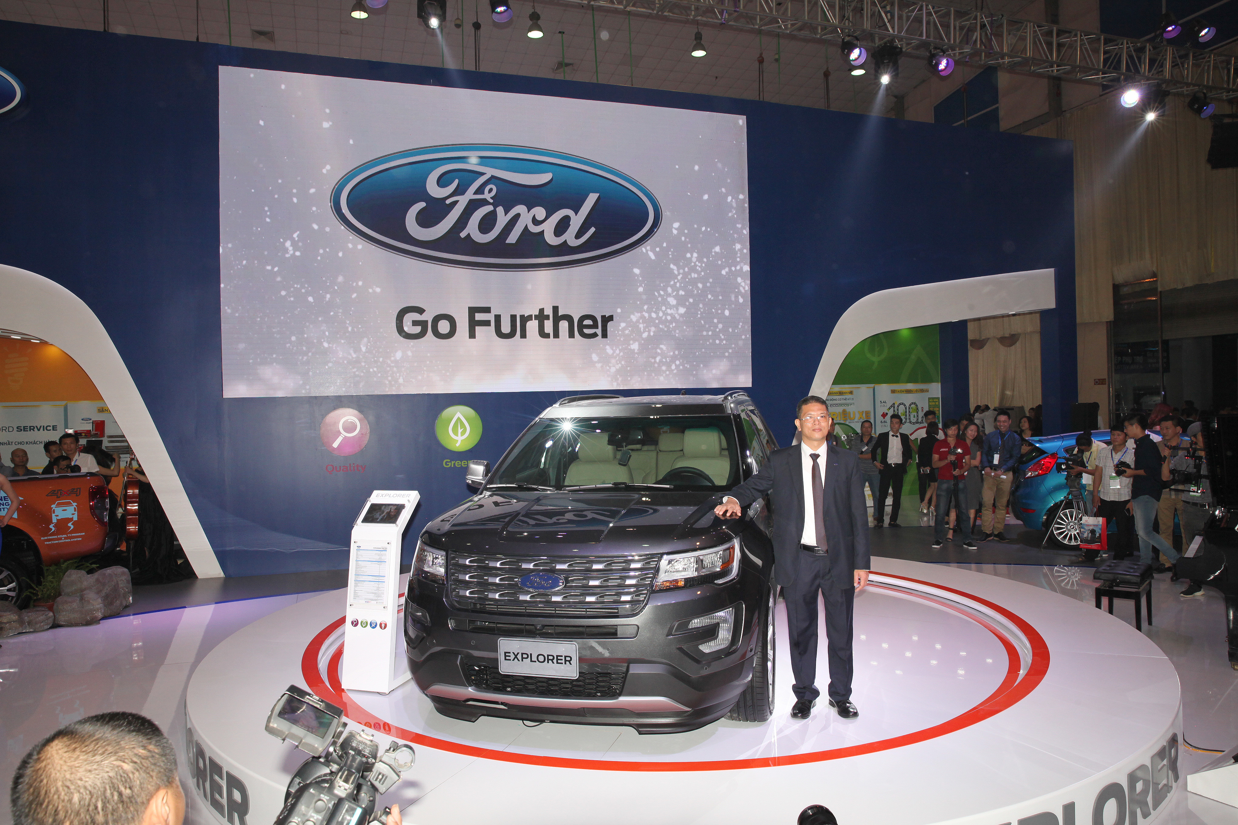  Ford ra mắt người tiêu dùng Việt Nam mẫu SUV hạng sang Ford Explorer hoàn toàn mới. Ảnh: Chí Cường