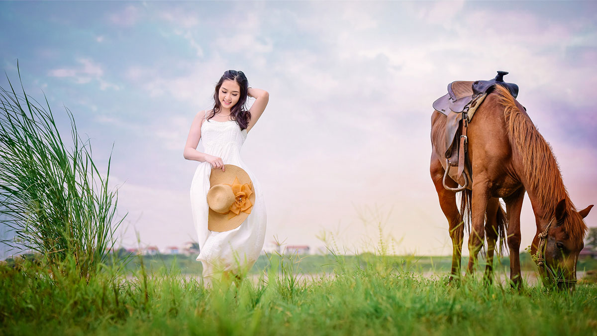 Mọi góc máy cô đều tạo dáng hết sức tự nhiên, dịu dàng và quyến rũ