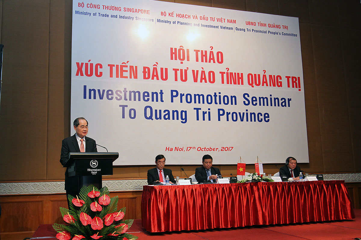 Bộ trưởng Lim Hng Kiang đánh giá cao cơ hội đầu tư vào tỉnh Quảng Trị. Ảnh: Chí Cường
