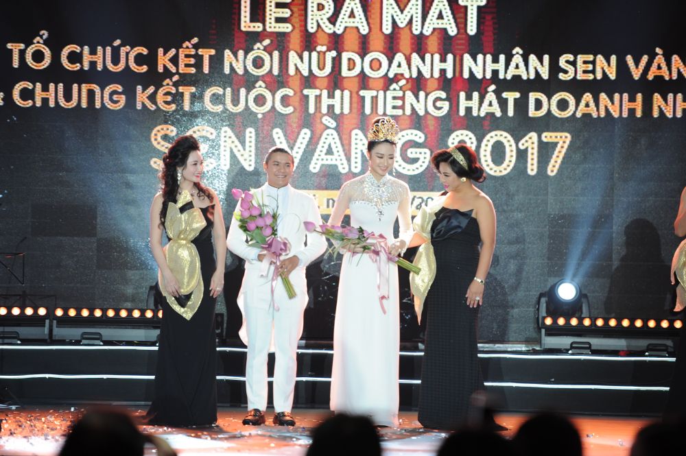 Hai đại sứ của Bwon là ca sĩ Kasim Hoàng Vũ và Hoa hậu bản sắc Việt toàn cầu Trần Thị Thu Ngân