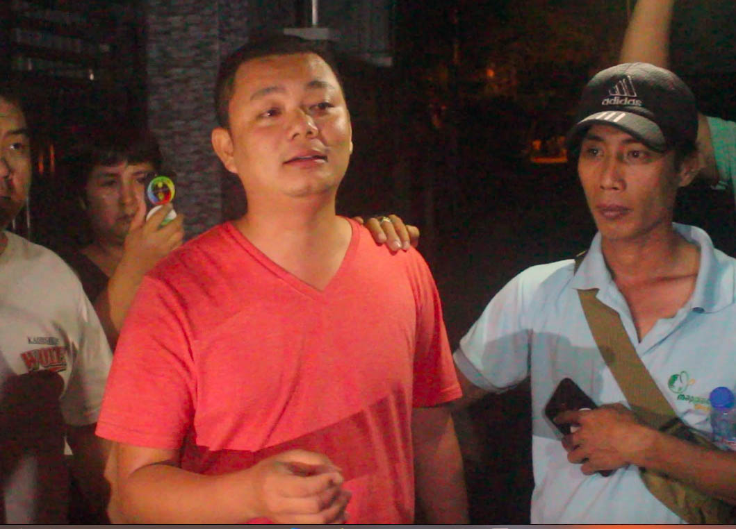 Anh Trung chia sẻ với báo chí sau khi rời khỏi trụ sở công an vào giữa đêm