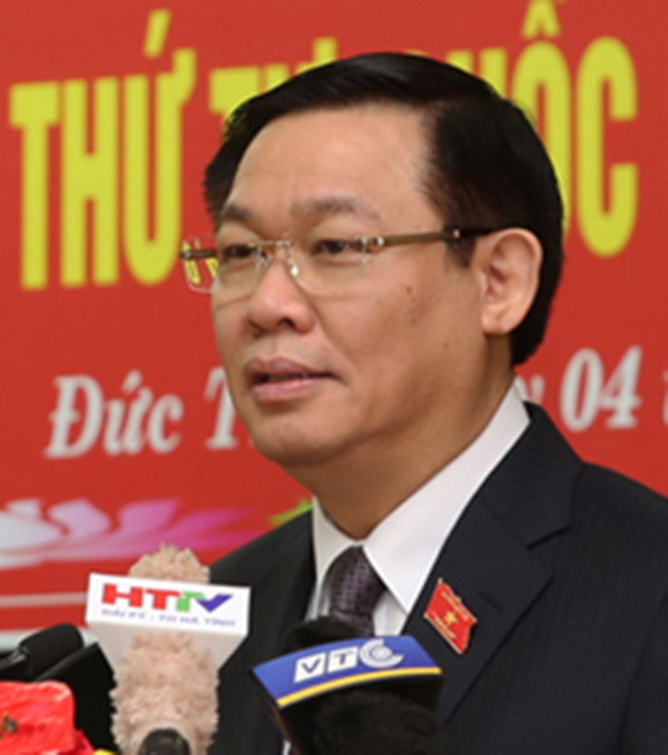 Phó thủ tướng Vương Đình Huệ tại buổi tiếp xúc cử tri ở huyện Đức Thọ (Hà Tĩnh). Ảnh: Đ.H