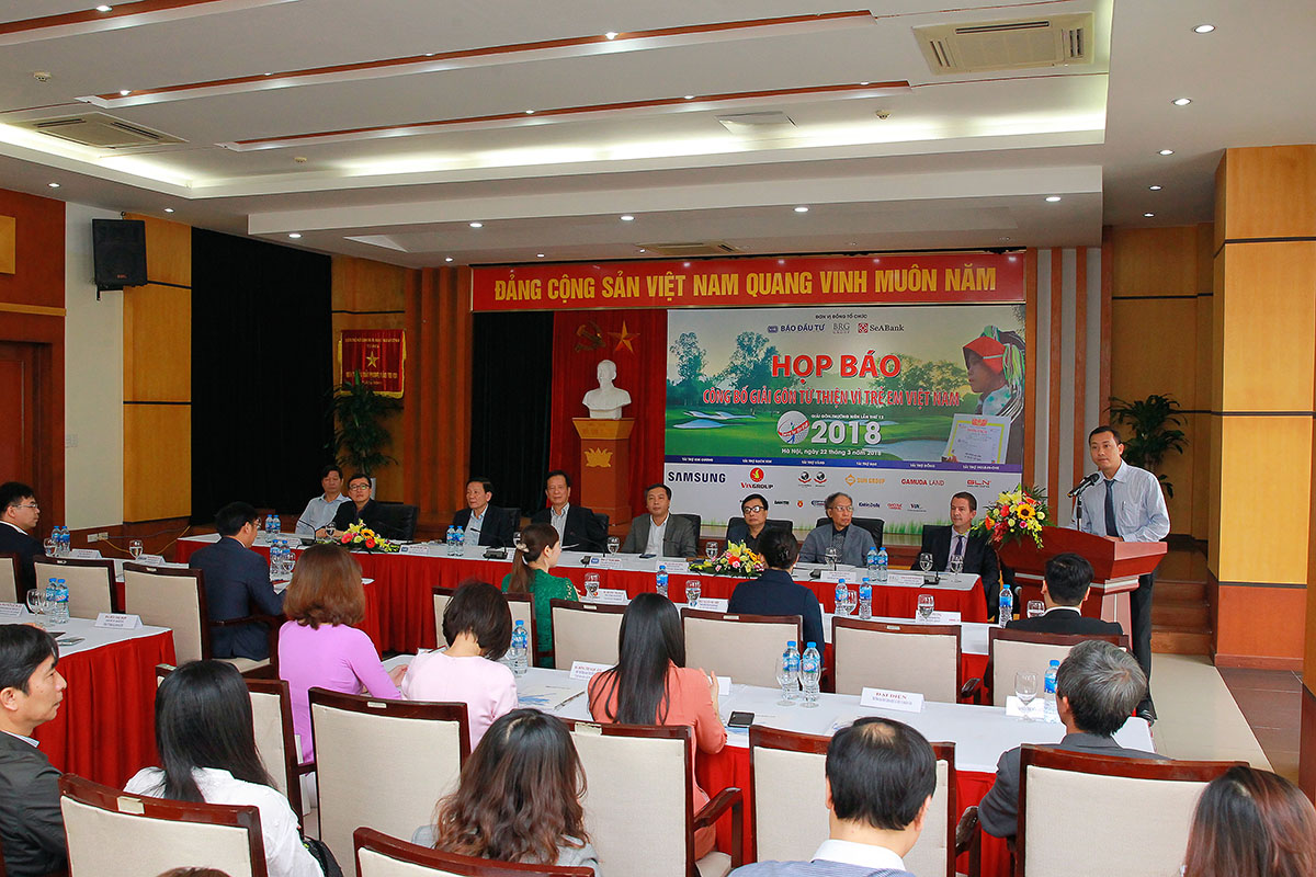 Dưới sự bảo trợ của Bộ Kế hoạch và Đầu tư và Quỹ Khuyến học Việt Nam
