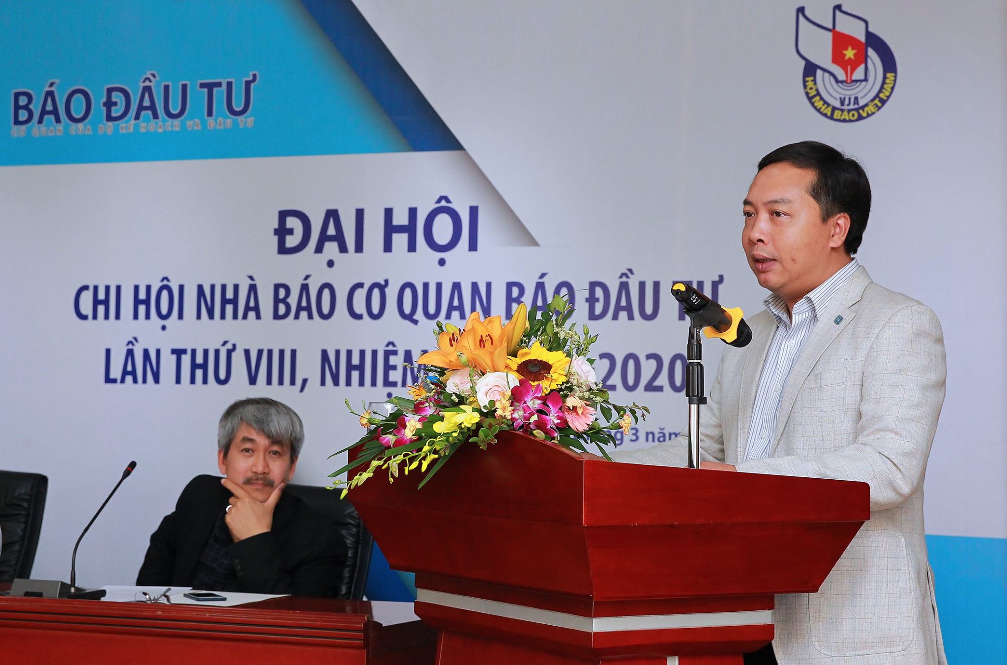 Ông Lê Trọng Minh, Tổng biên tập Báo Đầu tư trình bày báo cáo tại Đại hội (Ảnh: Chí Cường)