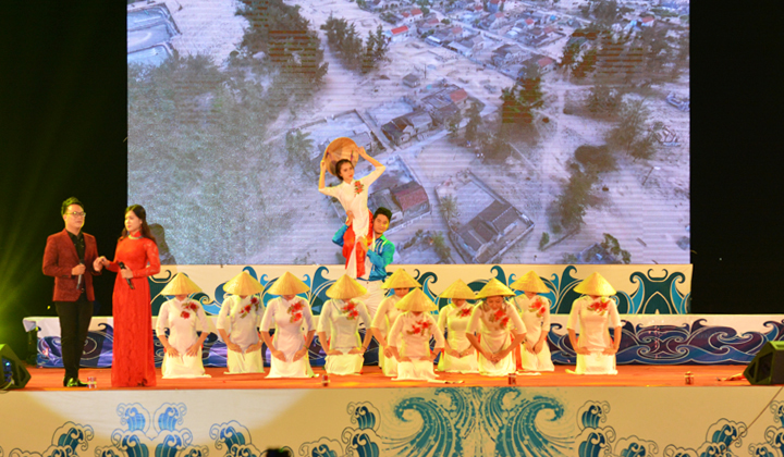 Khai mạc lễ hội sóng nước Tam Giang