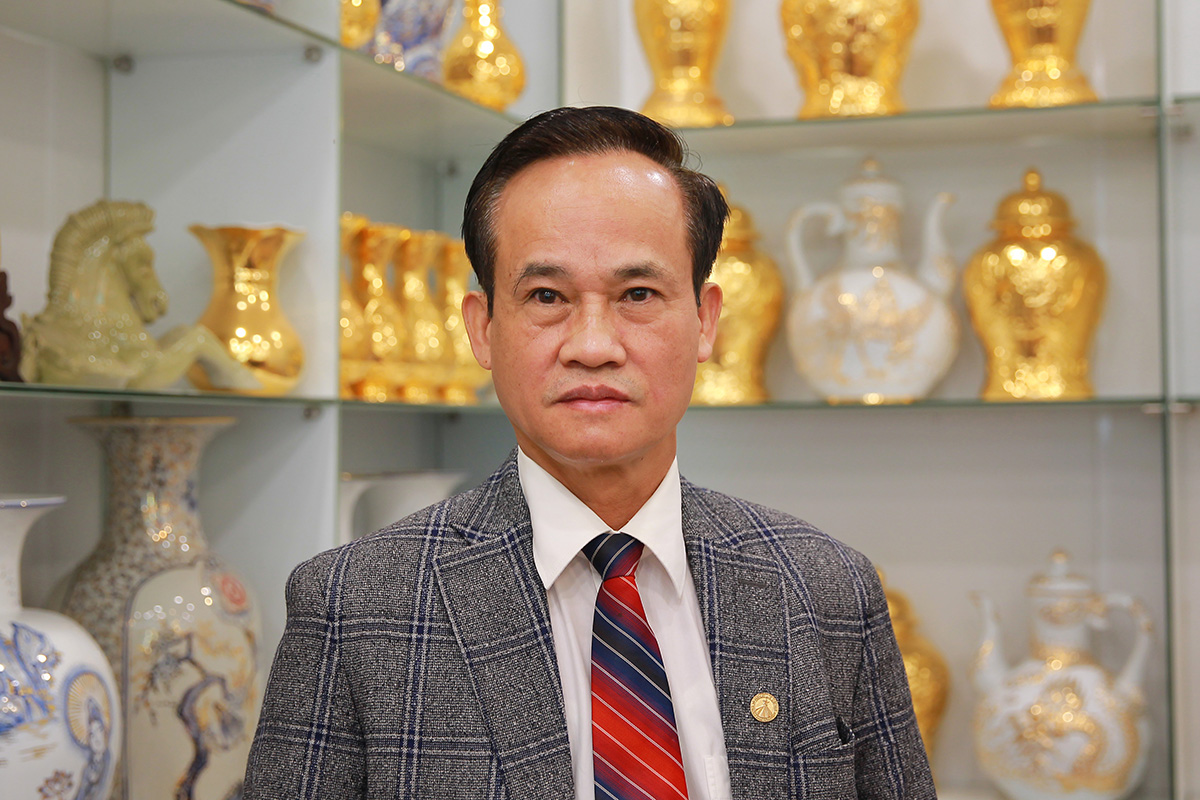 doanh nhân Lê Duy Hảo – Người sáng lập Thương hiệu Gốm sứ tâm linh NASON chia sẻ với báo giới về sản phẩm.