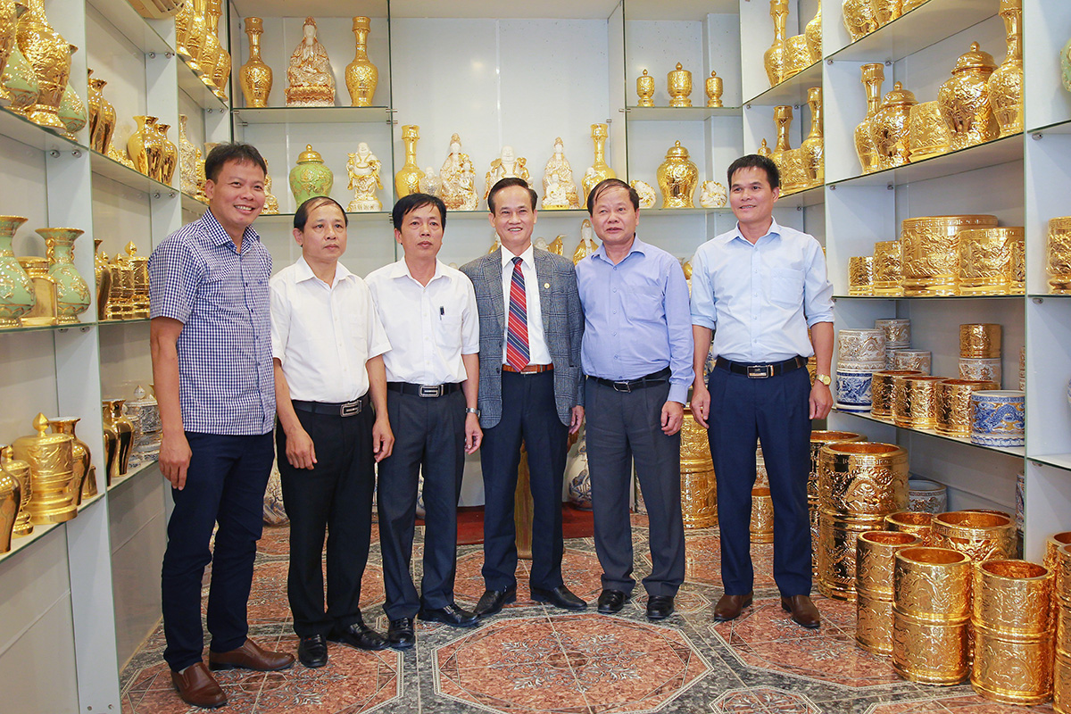 Tác dụng của thạch anh rất cần cho phong thủy điều hướng năng lượng cuộc sống.