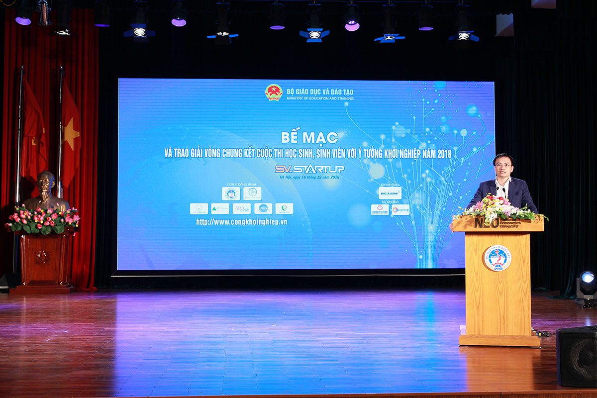 Ông Trần Anh Vương chia sẻ về các Dự án trong cuộc thi.