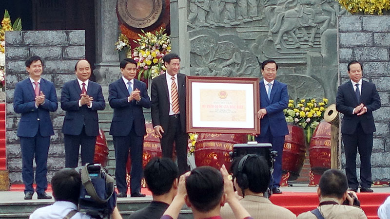 Tại buổi lễ, Thủ tướng Chính phủ Nguyễn Xuân Phúc đã trao Bằng xếp hạng Di tích Quốc gia đặc biệt gò Đống Đa (quận Đống Đa, Hà Nội).