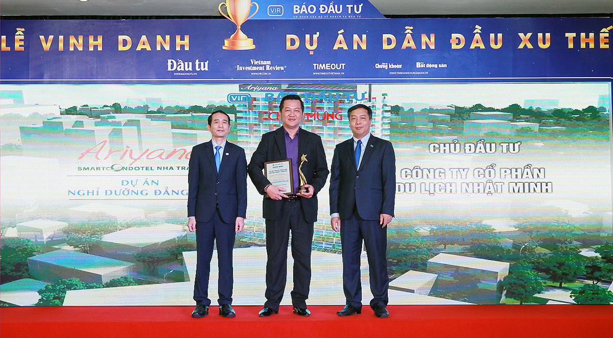 Ông Võ Quang Hoàng, Tổng giám đốc Ariyana Smart Condotel Nha Trang thuộc CTCP Du lịch Nhật Minh nhận giải cho Dự án Tổ hợp cân hộ khách sạn Ariyana Smart Condotel Nha Trang.