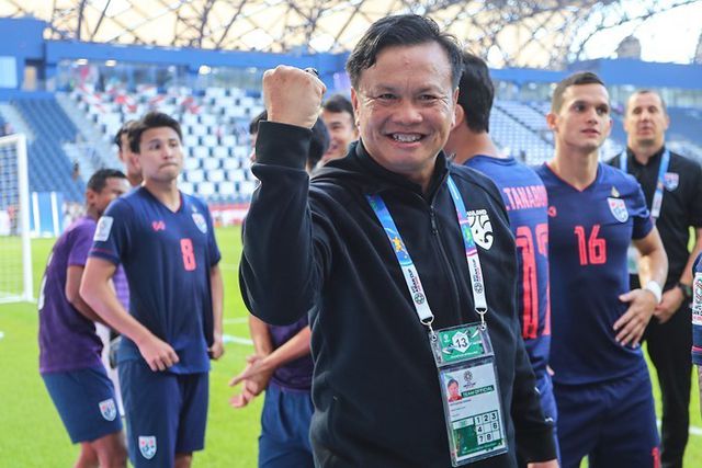 HLV Sirisak Yodyardthai tỏ ra đầy tự tin trước thềm King's Cup 2019