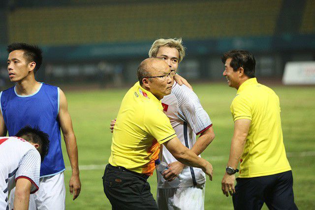 Người đại diện Lee Dong Jun khẳng định thầy Park sẽ gắn bó lâu dài với bóng đá Việt Nam